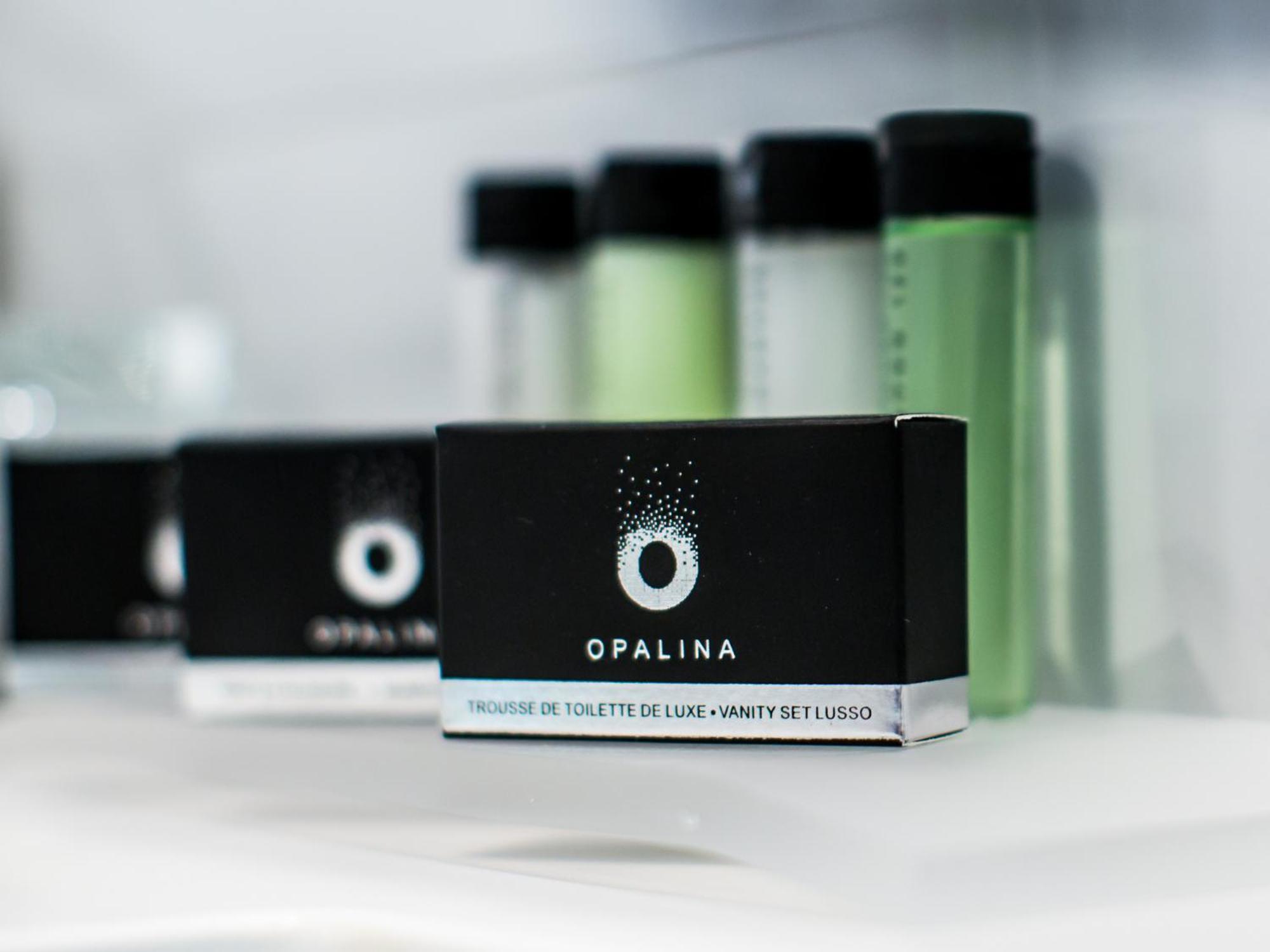 Otl Gouverneur Chicoutimi Exteriör bild Opalina soap
